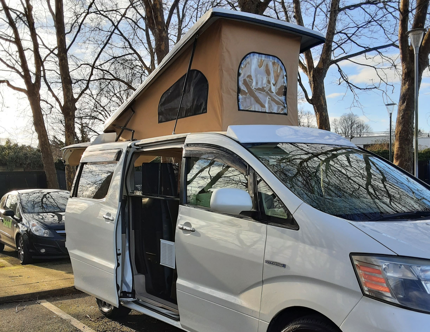 Toyota Alphard Hybrid